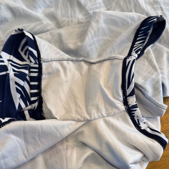 Navy & White leaf pattern swimdress built in shorts one piece swimwear NWOT XL - Picture 10 of 12